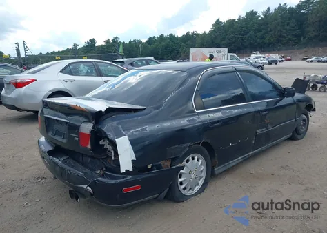 1996 Honda Accord Ex/Ex-R z USA, uszkodzony, nr VIN 1HGCD555XTA174466